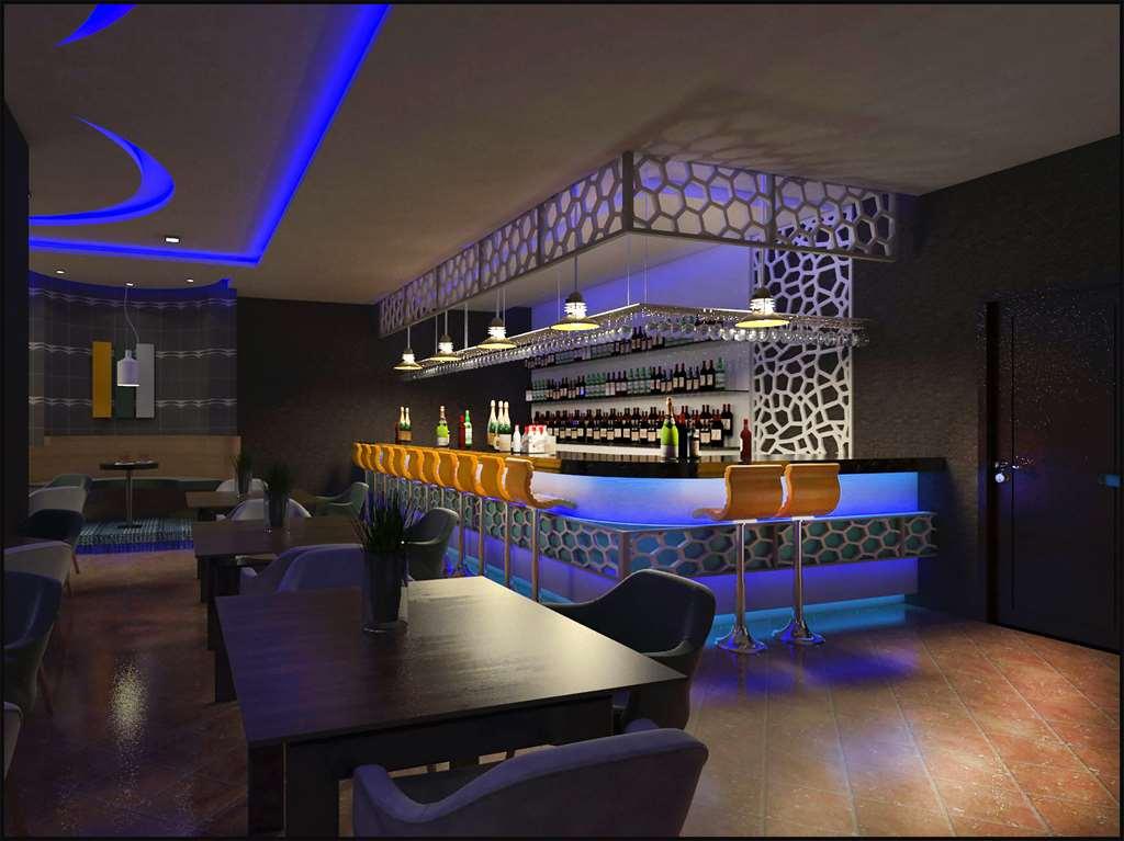 The Avenue 5*