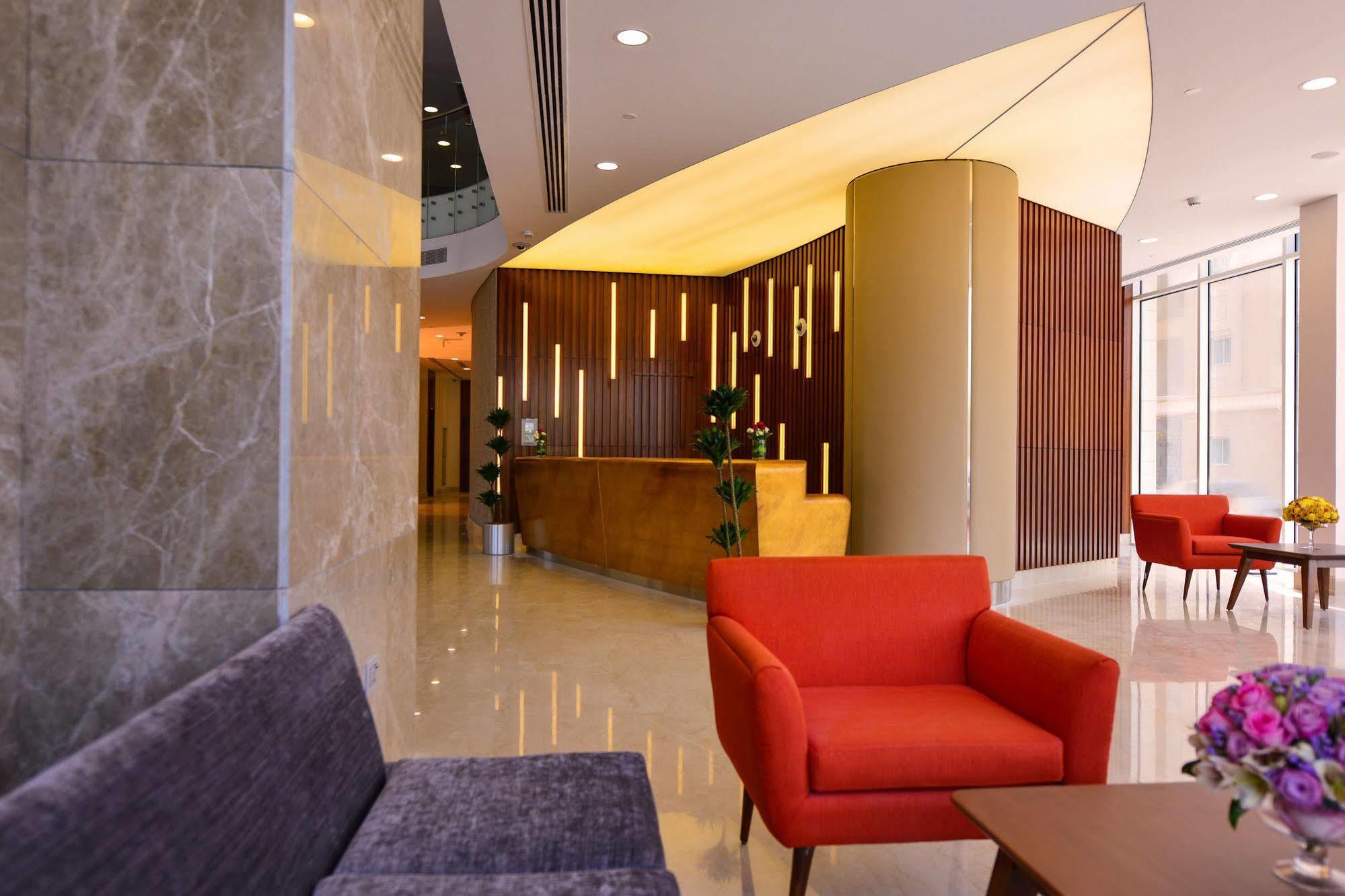 The Avenue 5*
