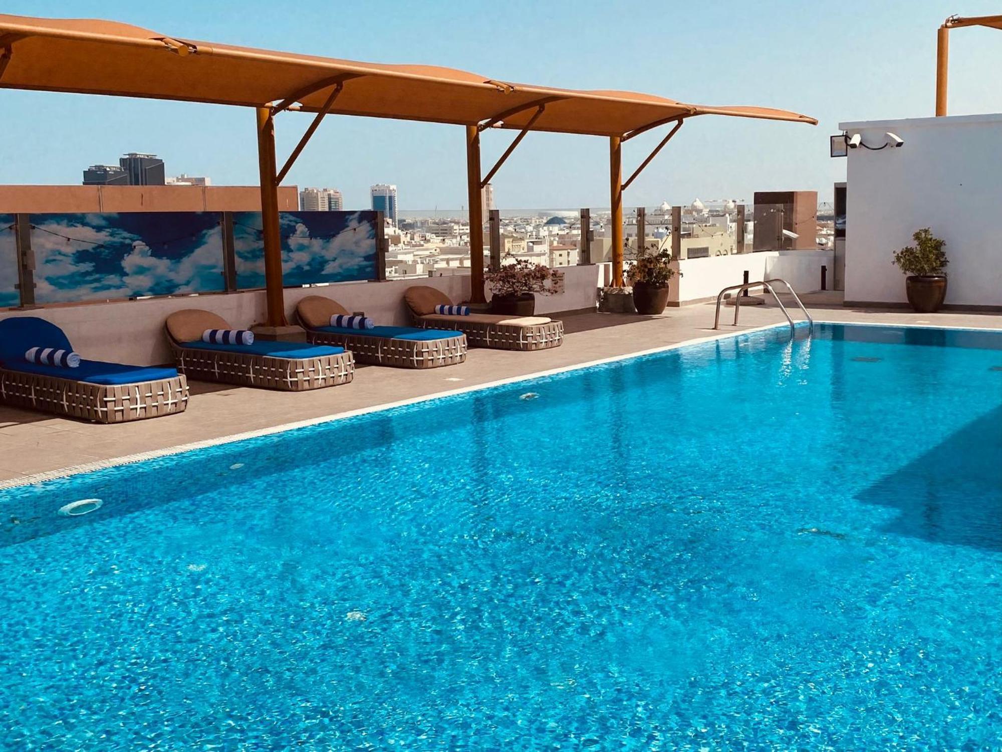 The Avenue 5*